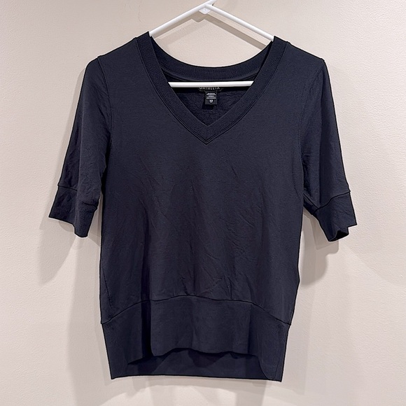 🔥NWOT Athleta Black V-Neck Pullover🔥 - Picture 1 of 6